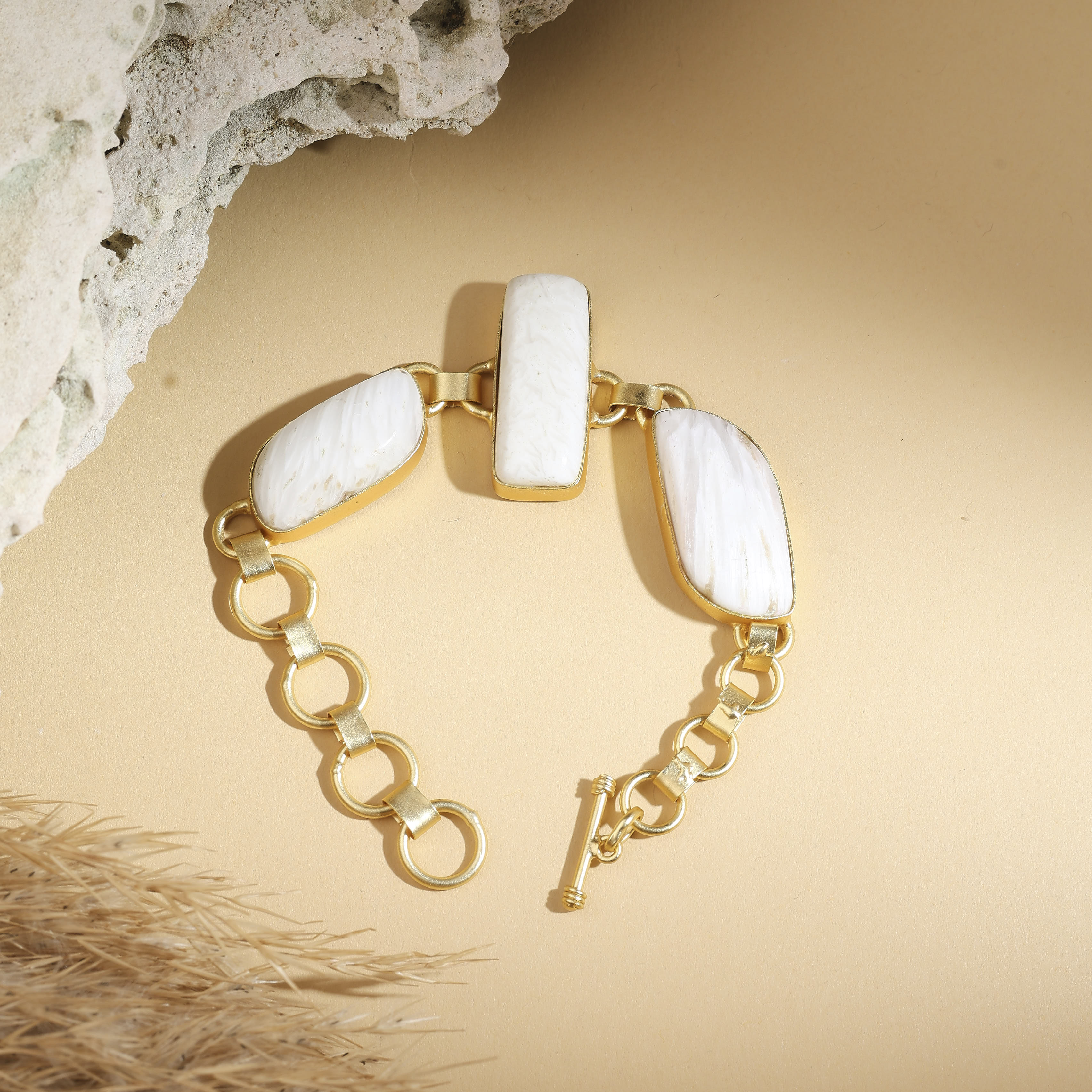 Regal Pearl Bracelet