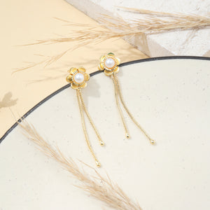 Pearl Flower Spark Earrings Pearl Flower Spark Earrings