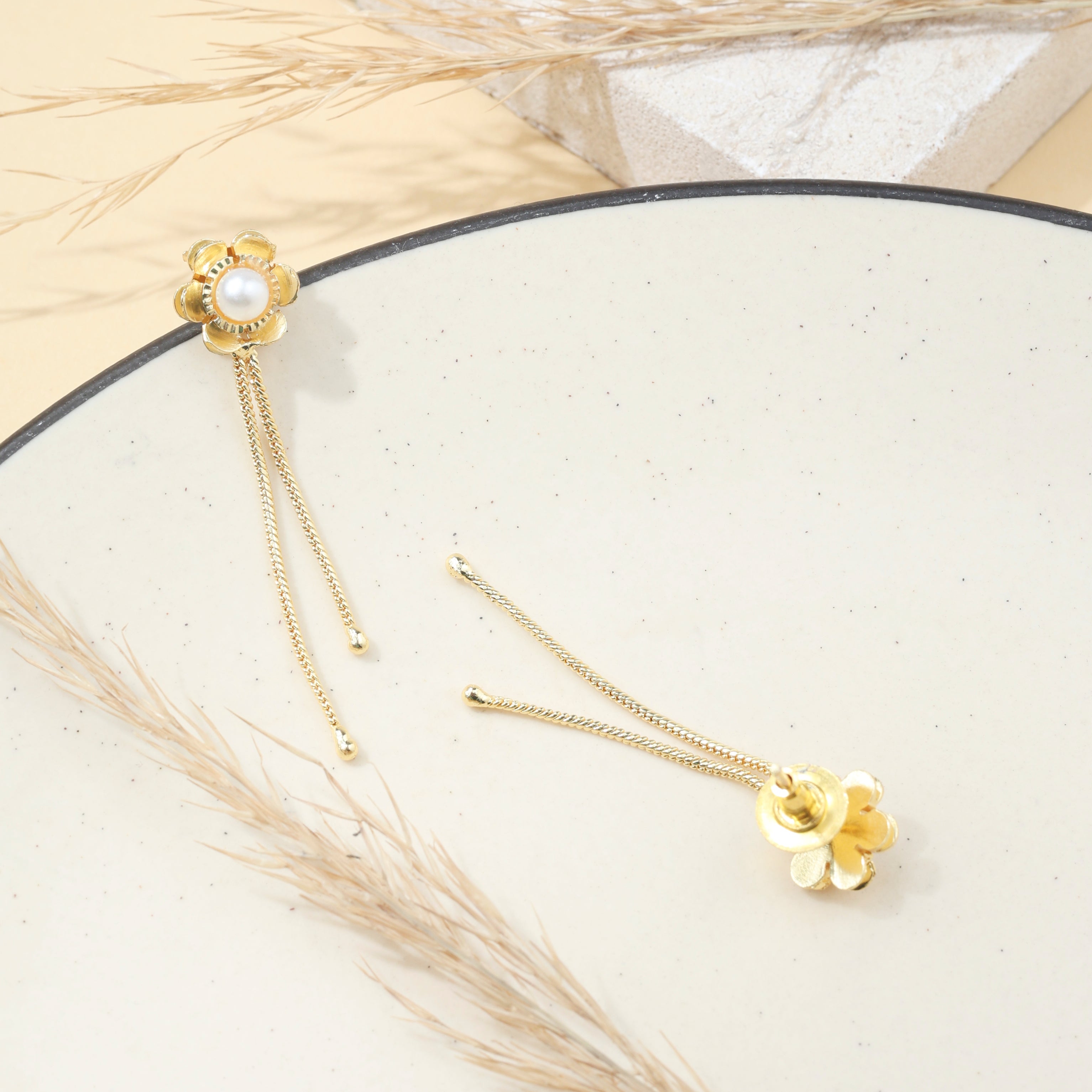 Pearl Flower Spark Earrings