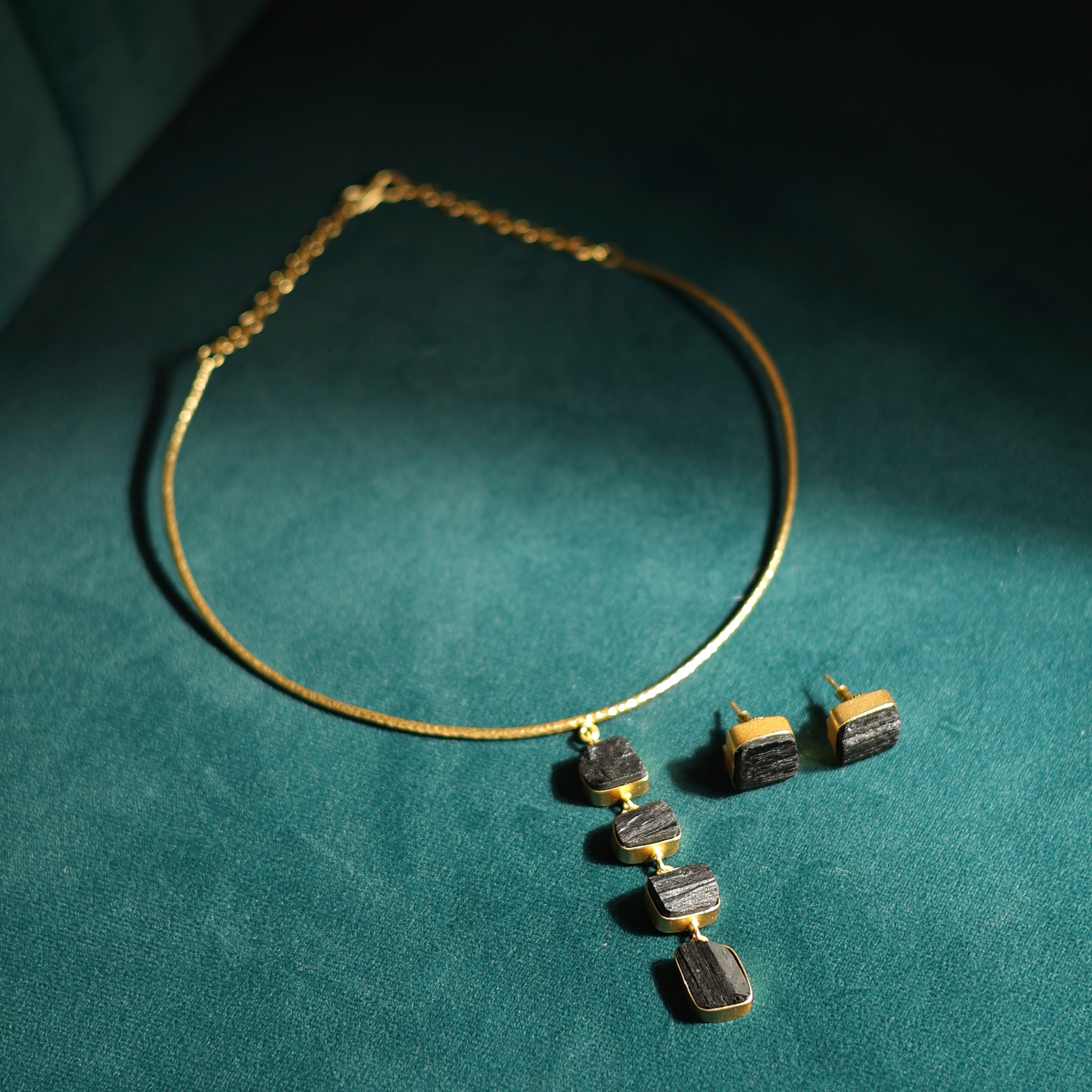 Onyx Story Collar Necklace