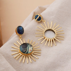 Blue Shimmering Glass Creations Blue Shimmering Glass Creations