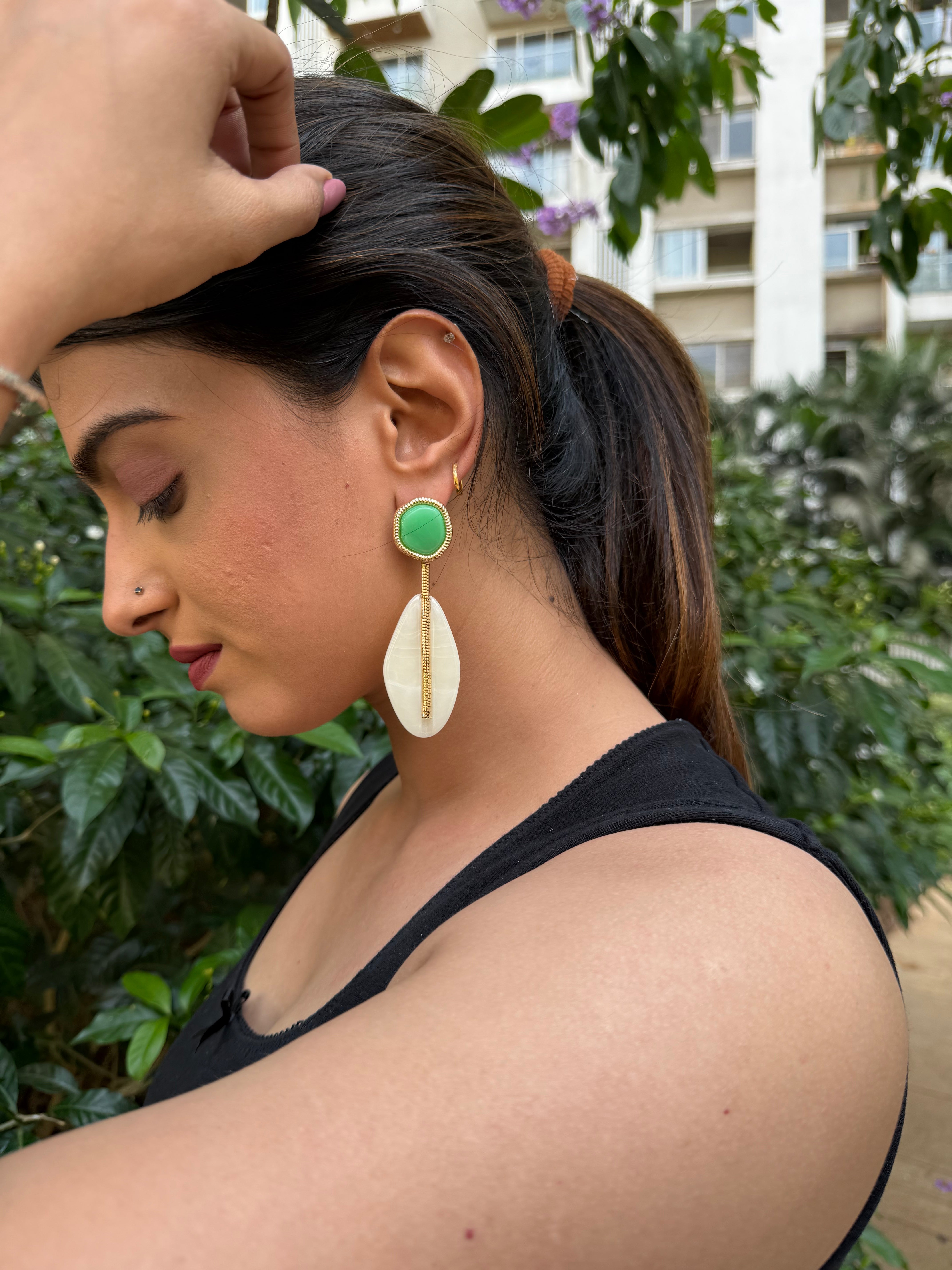 Serene Leaf Earrings 🌿✨