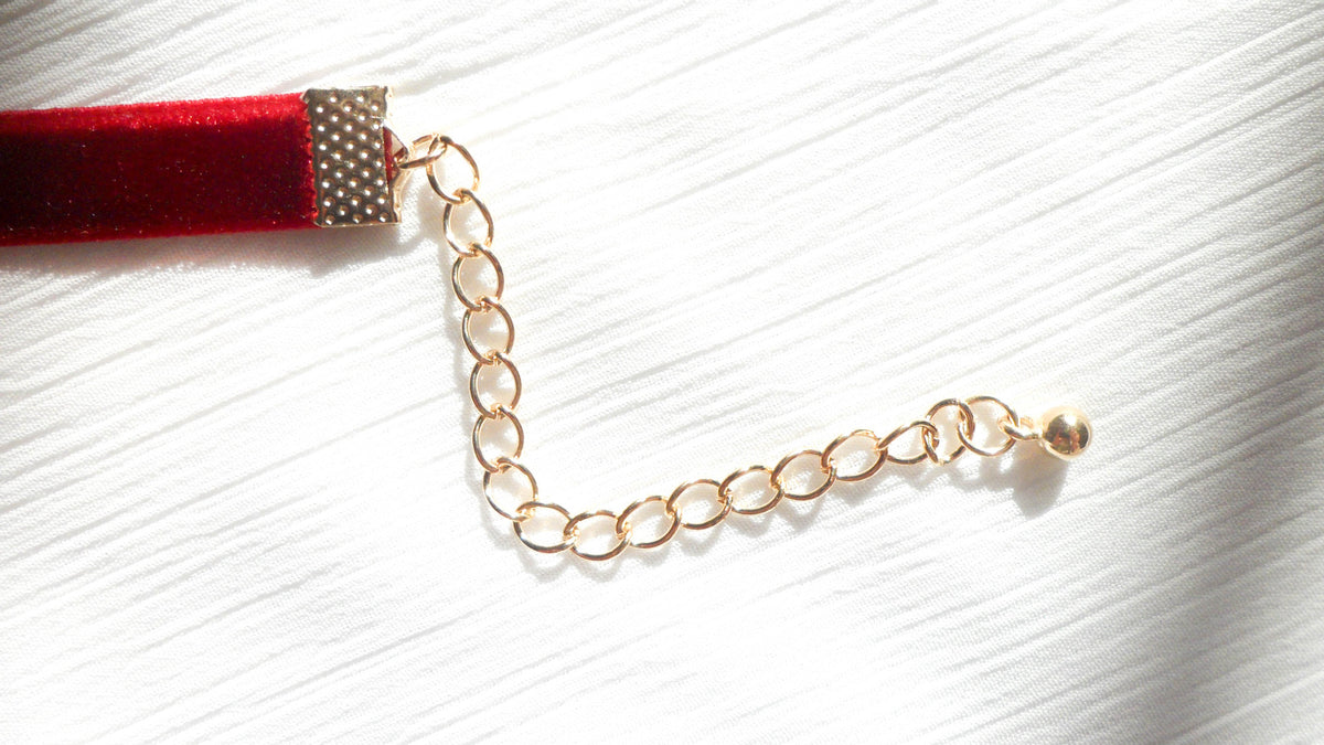 Chrimson Frost Choker