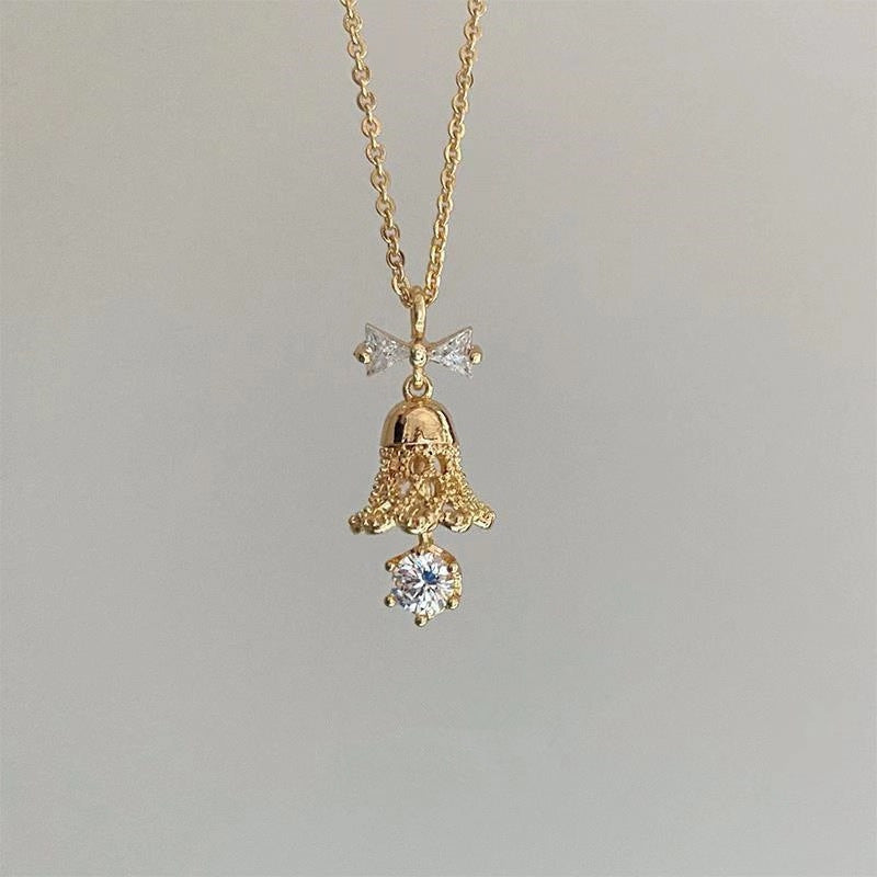 Golden Grace neckpiece