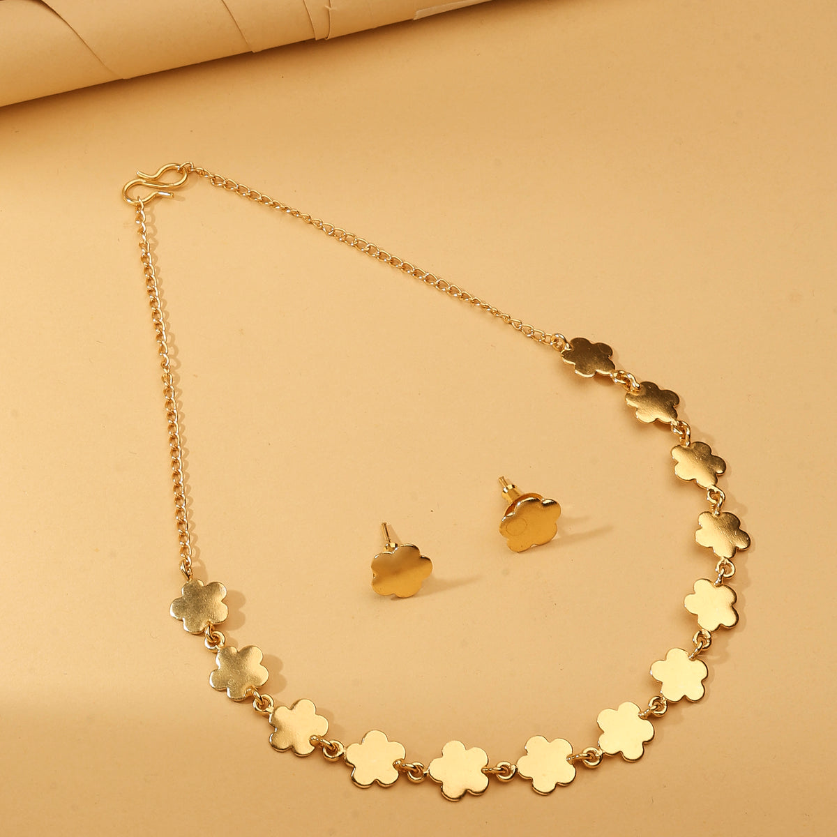 Golden Bloom Necklace Set