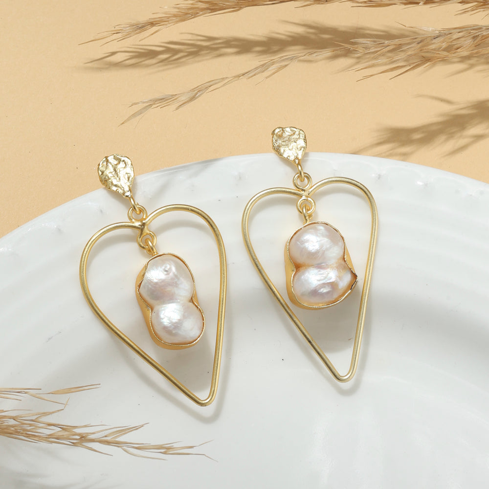 Classic Heart Pearl earrings