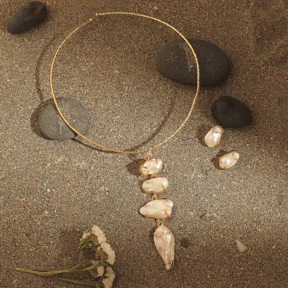Pearl Essence Choker Set