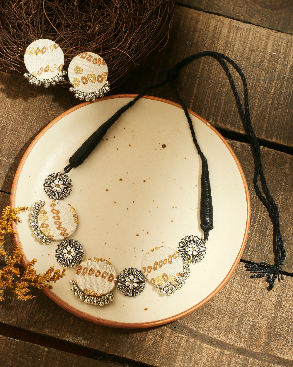 White Bandhani Necklace Set