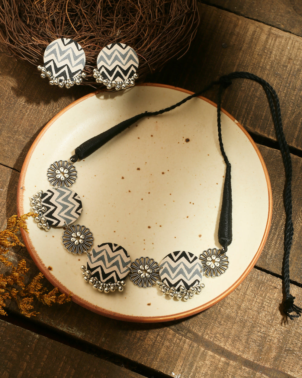 Black and White Bandhani Necklace