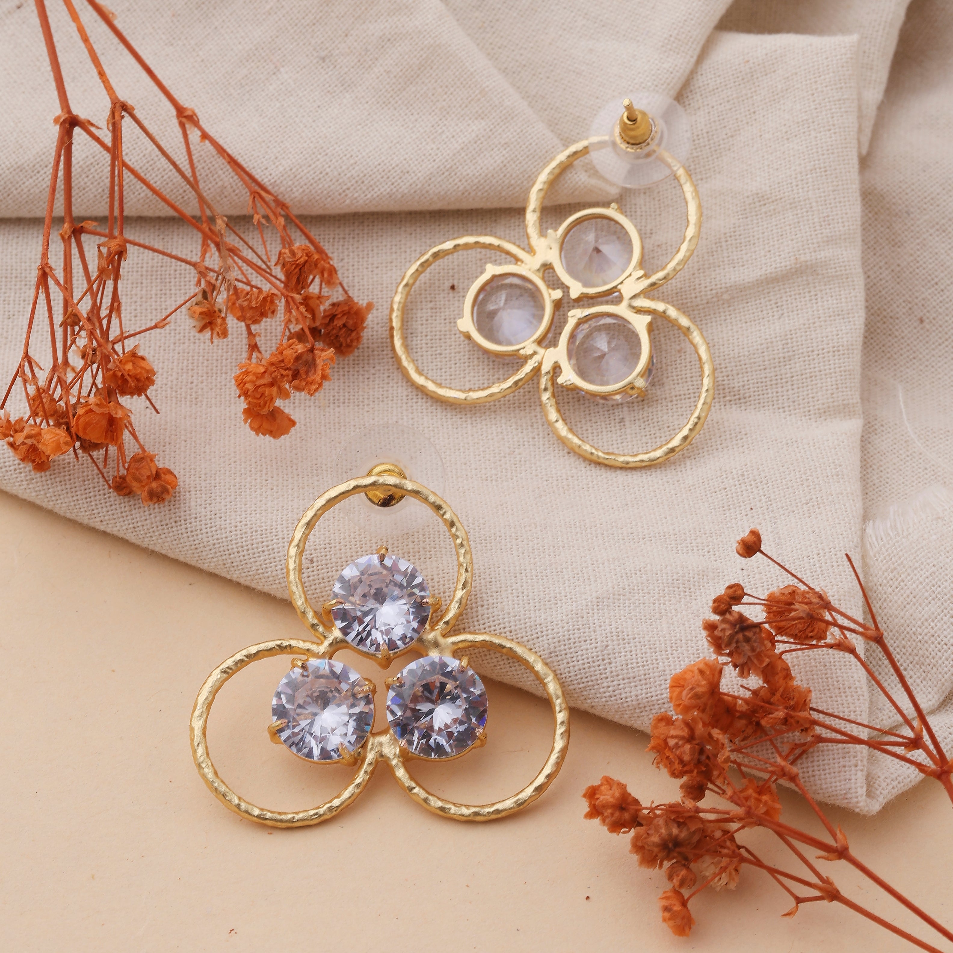 Three Circle Rings Earrings White