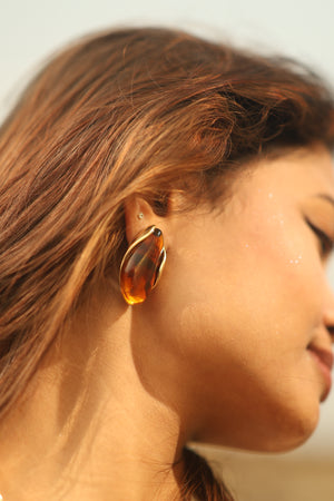 Amber Wave Resin Studs