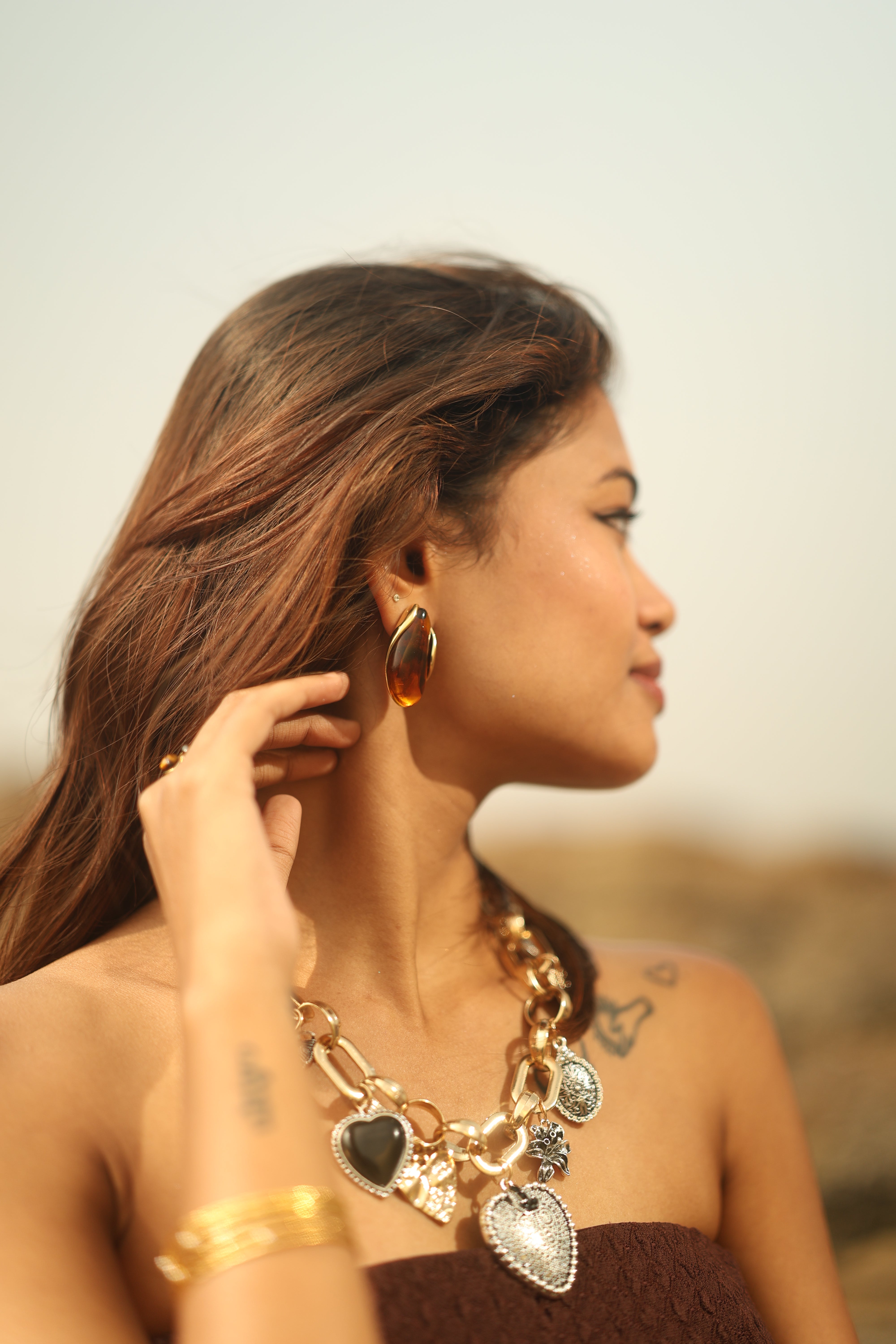 Amber Wave Resin Studs