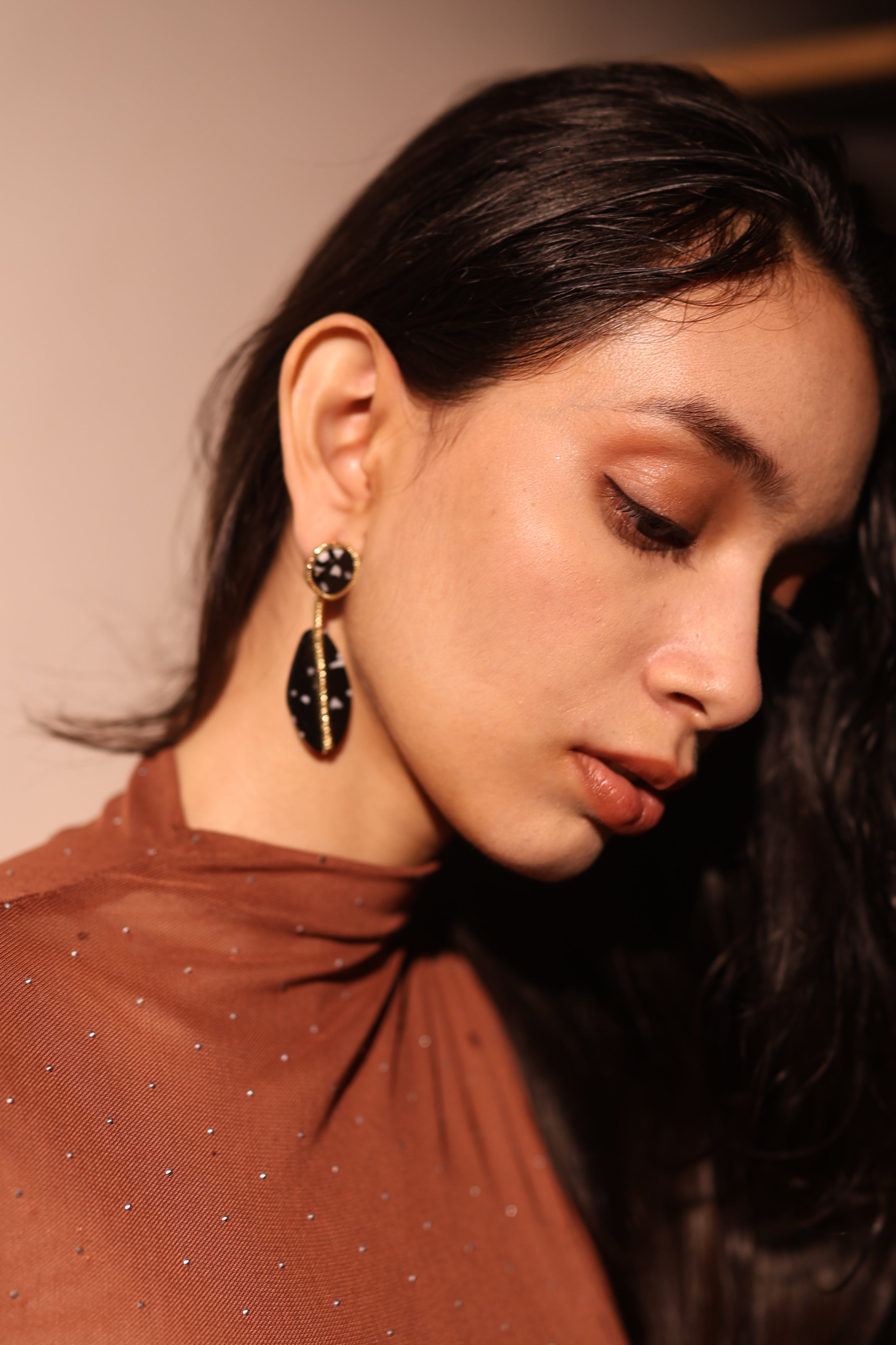 Noir Leaf Earring 🖤✨