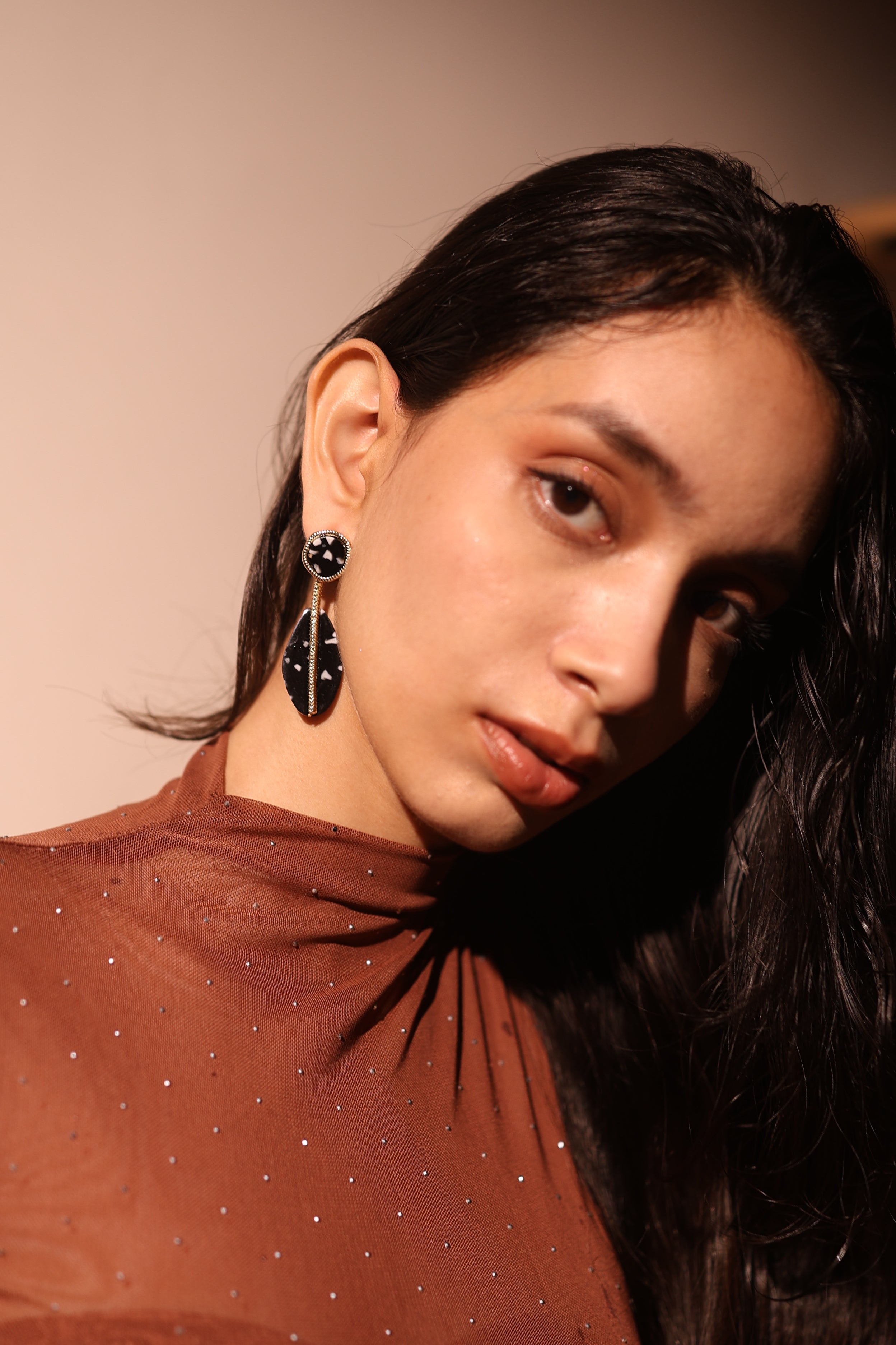 Noir Leaf Earring 🖤✨