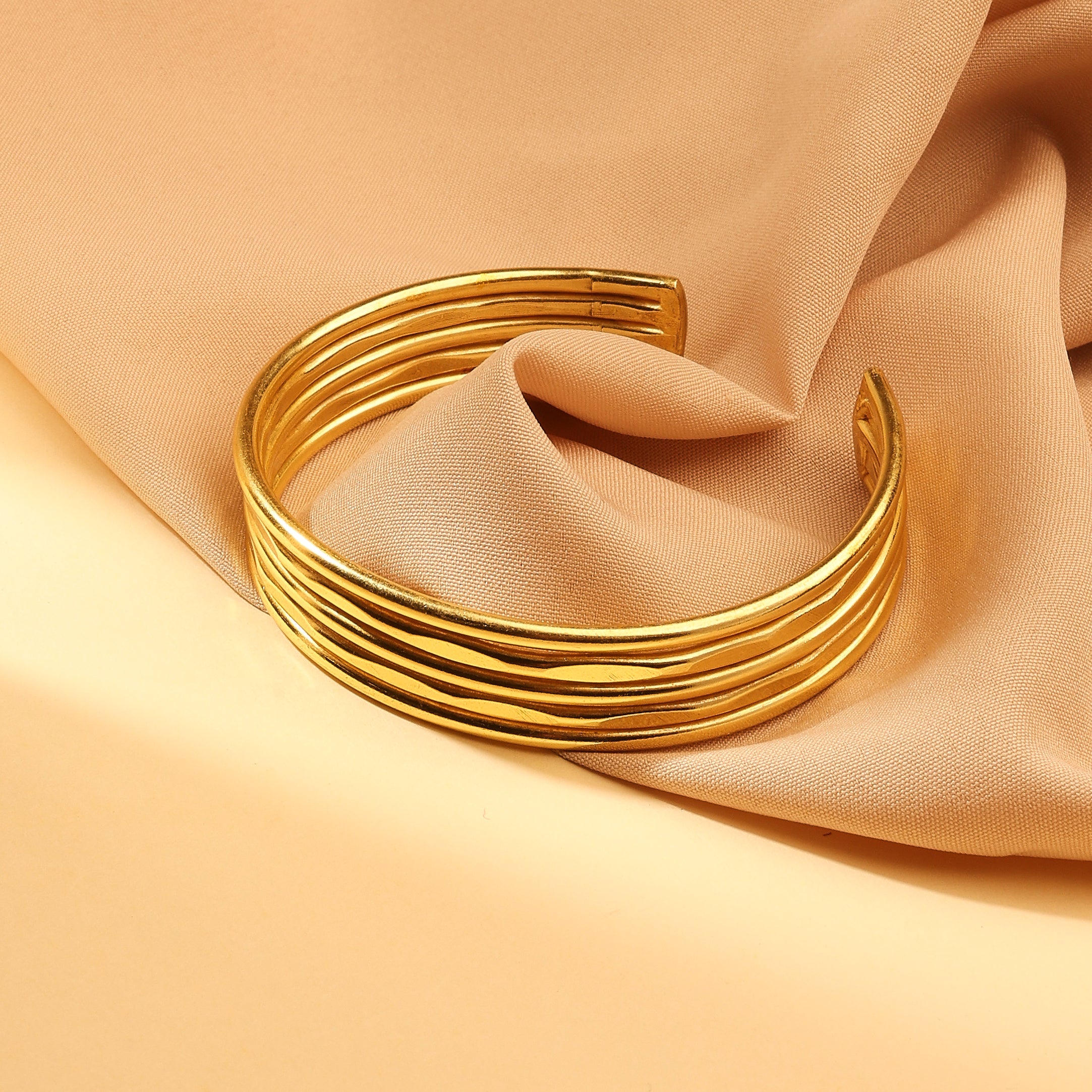 Solara Flow Cuff