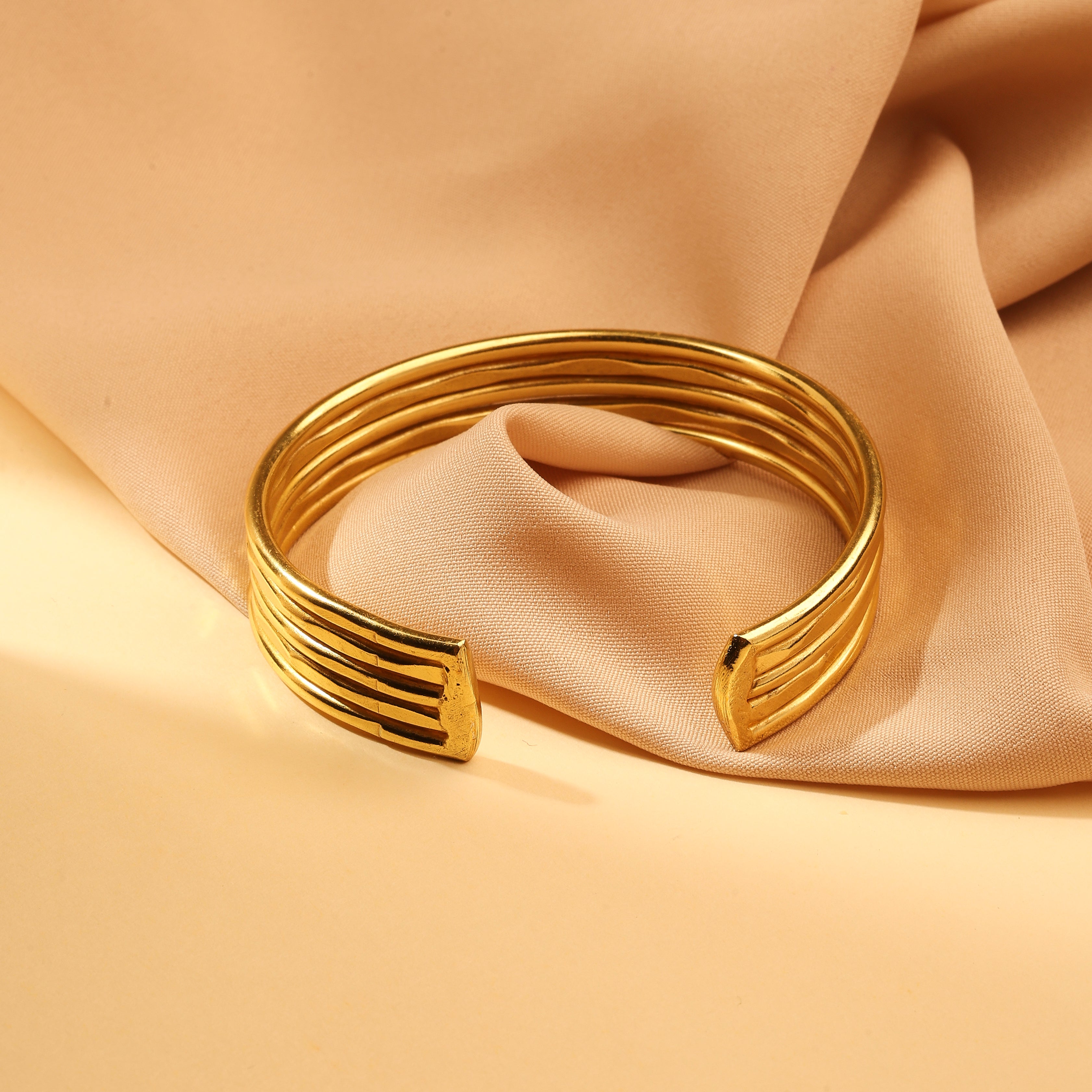 Solara Flow Cuff