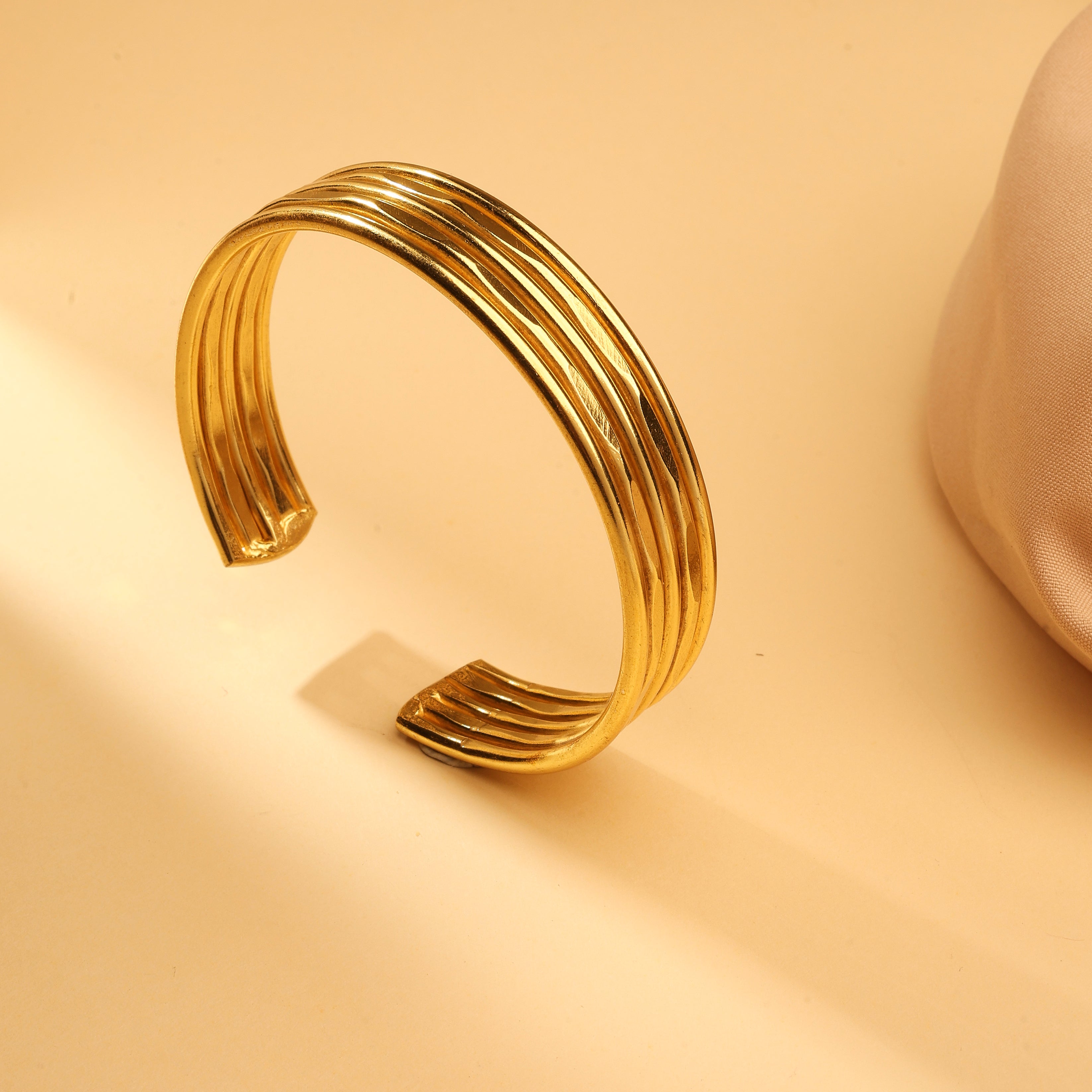 Solara Flow Cuff