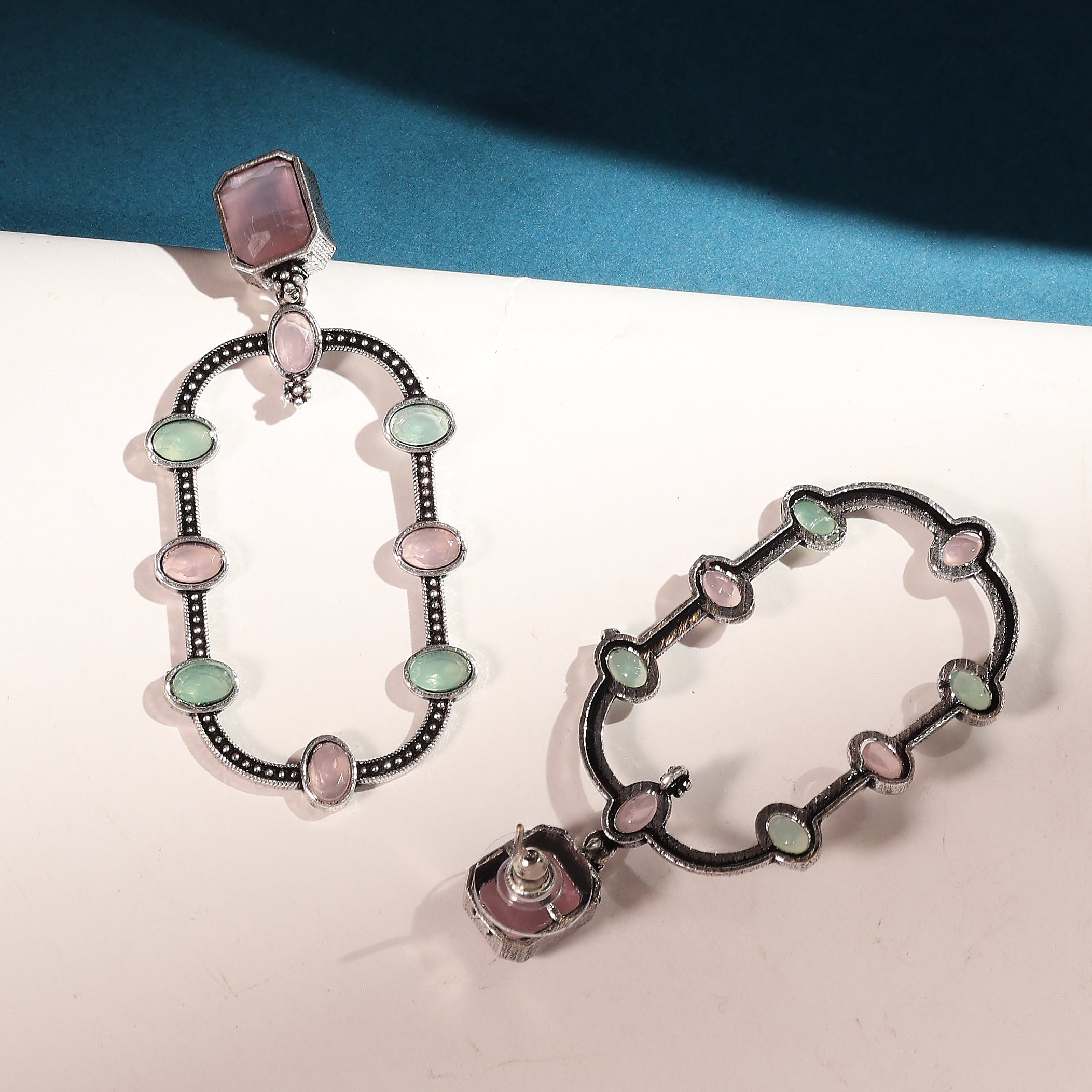 🌙 Raasa Arch Earring