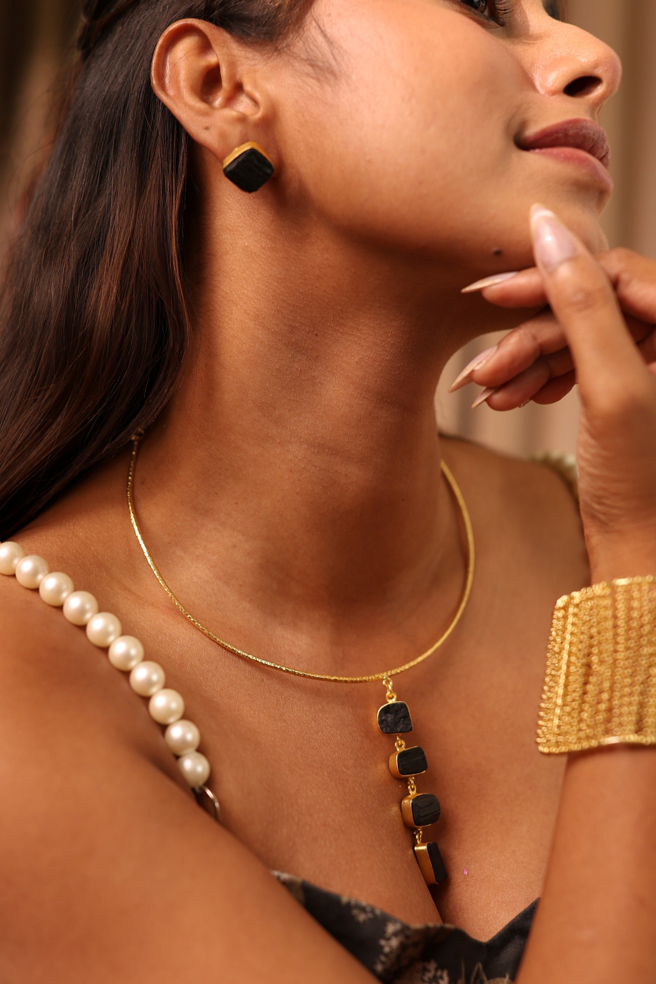 Onyx Story Collar Necklace